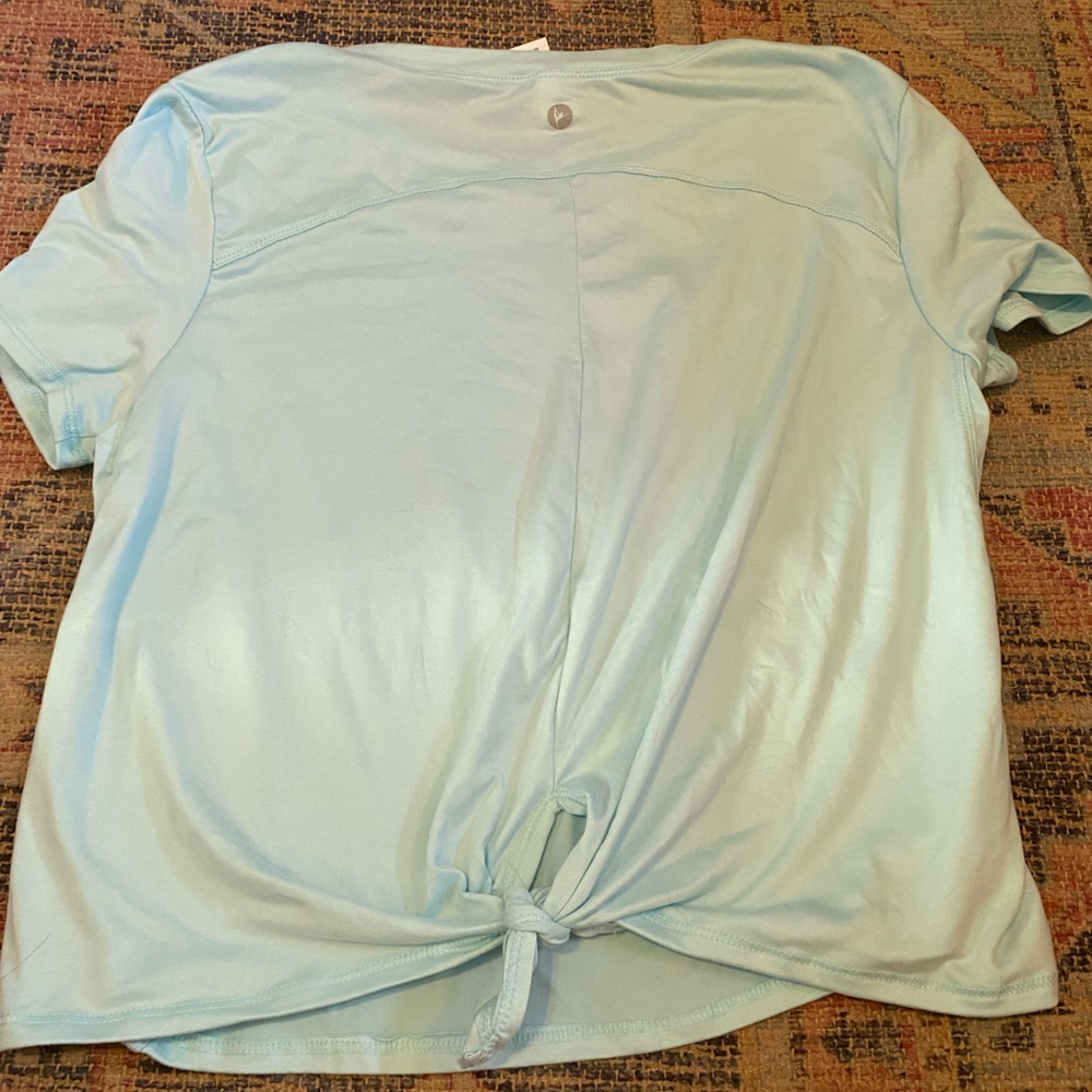 Workout Top - Picture 2 of 4